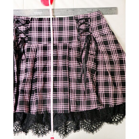 Pink & Black Plaid Pleated Skirt 🌸 HOT TOPIC - Picture 5 of 9